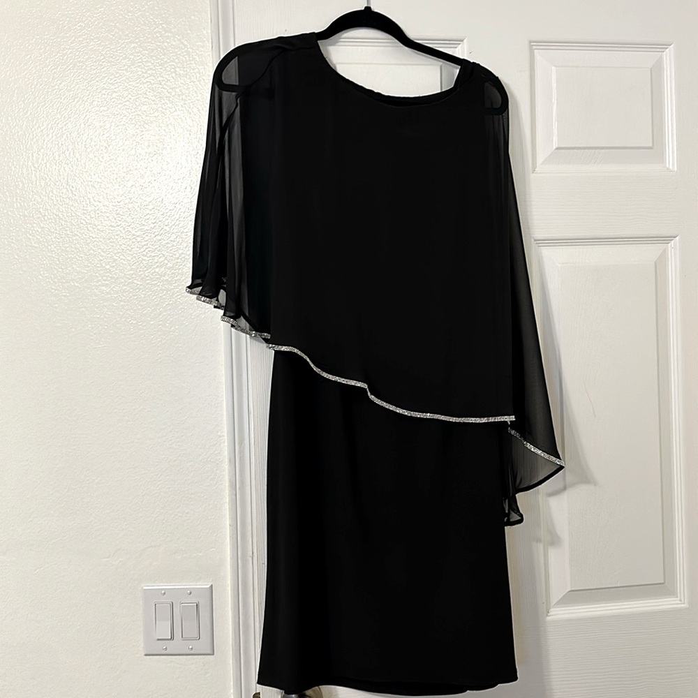 Black cocktail dress. Size large.